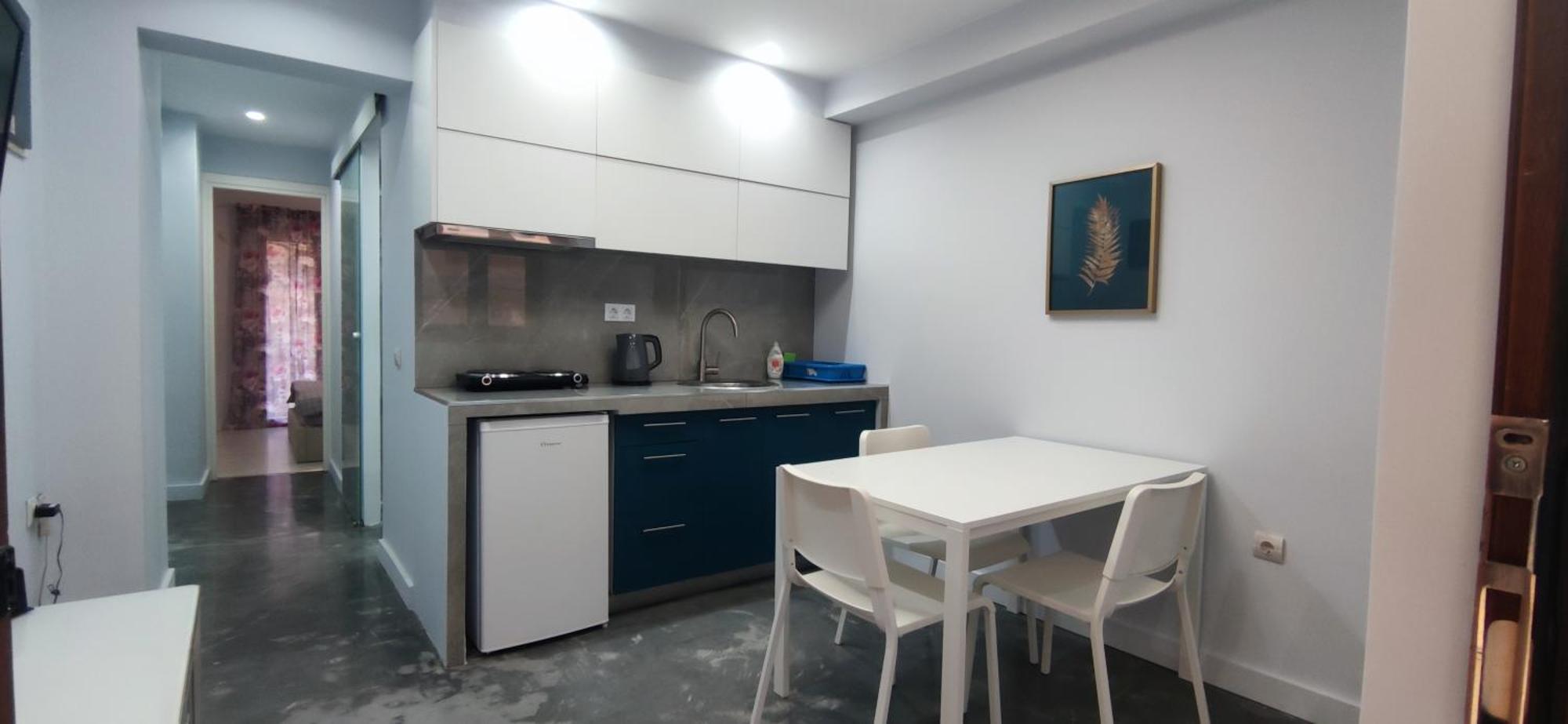 New Apartment With A Separate Entrance Near The Subway. Athena Bagian luar foto