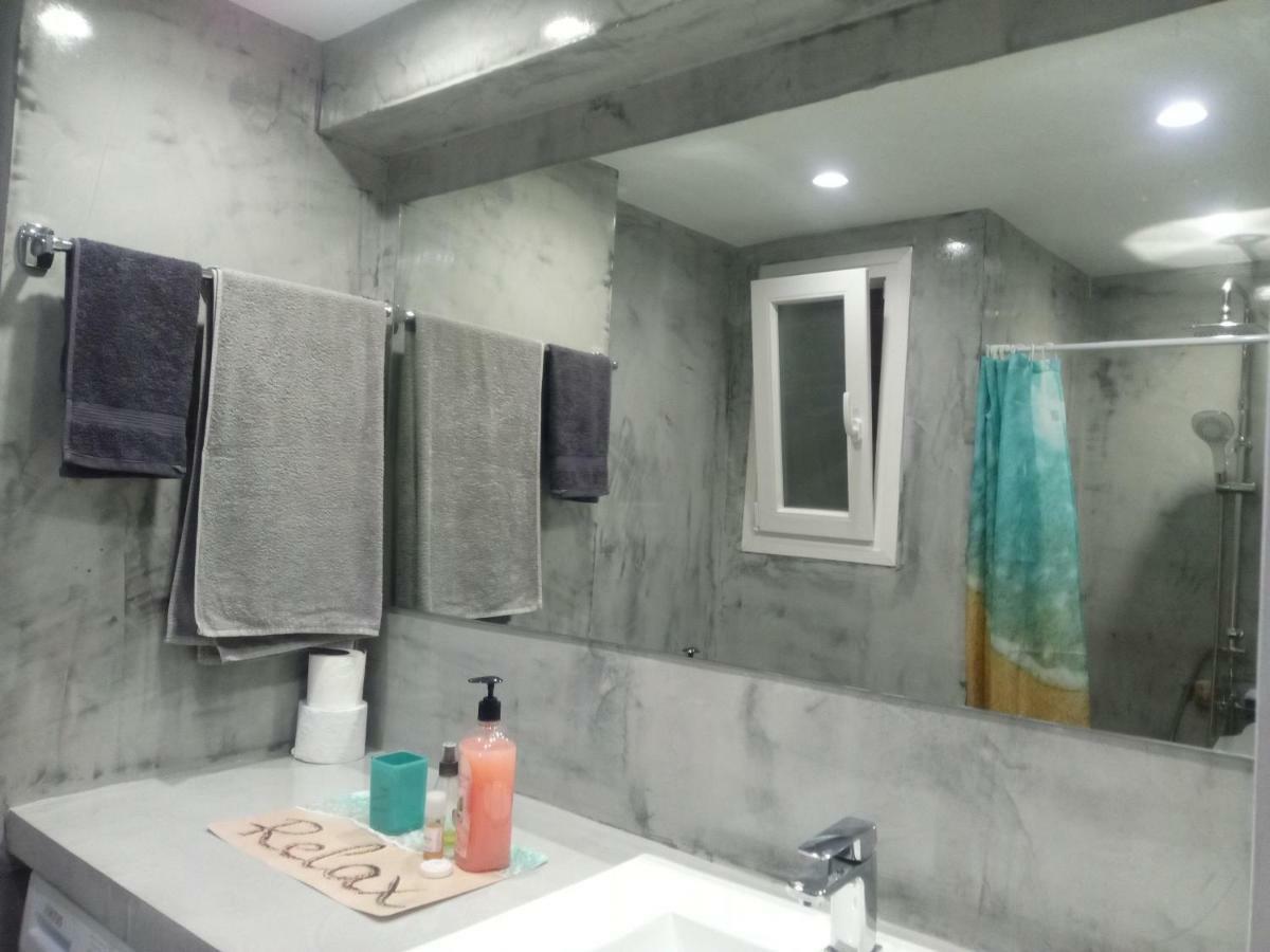 New Apartment With A Separate Entrance Near The Subway. Athena Bagian luar foto